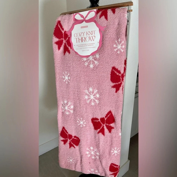 Envogue Other - Envogue Pink Bow Blanket Winter Christmas Throw Red